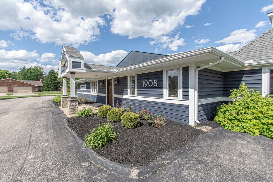 More Photos Of 1908 N Lakeman Dr, Bellbrook Storefront Retail Office For Sale