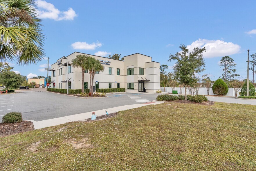 More Photos Of 131 S Country Club Rd, Lake Mary Office For Sale