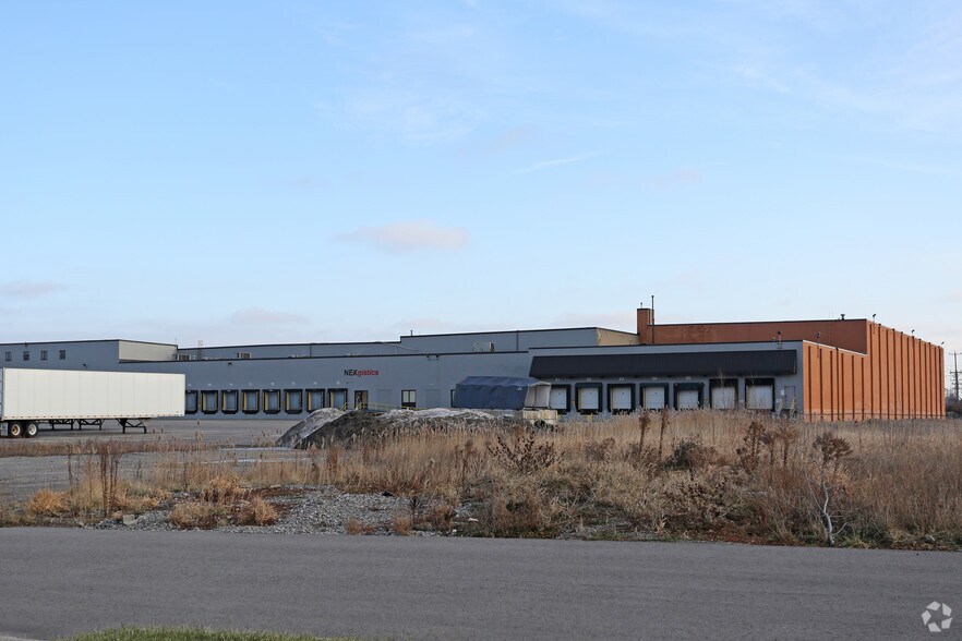 More Photos Of 4039 Genesee St, Cheektowaga Distribution For Lease
