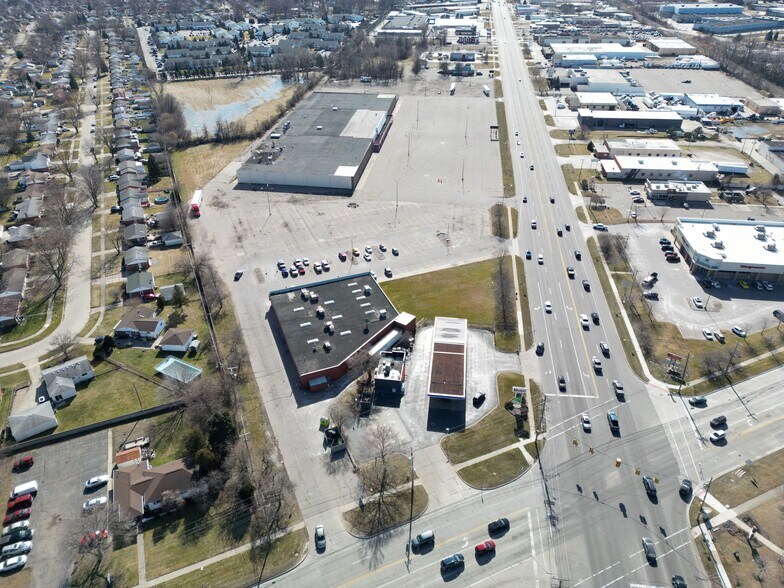 More Photos Of 34800 Groesbeck Hwy, Clinton Township Freestanding For Lease