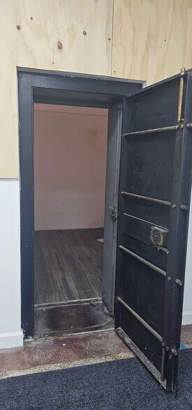 More Photos Of 803 Lake Ave, Lake Worth Storefront For Sale