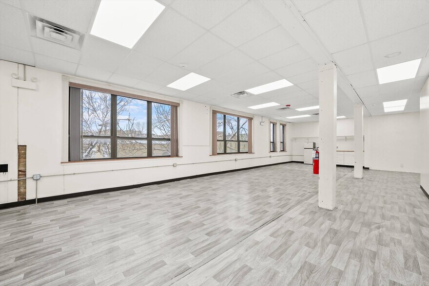 More Photos Of 526 N Western Ave, Chicago Manufacturing For Sale