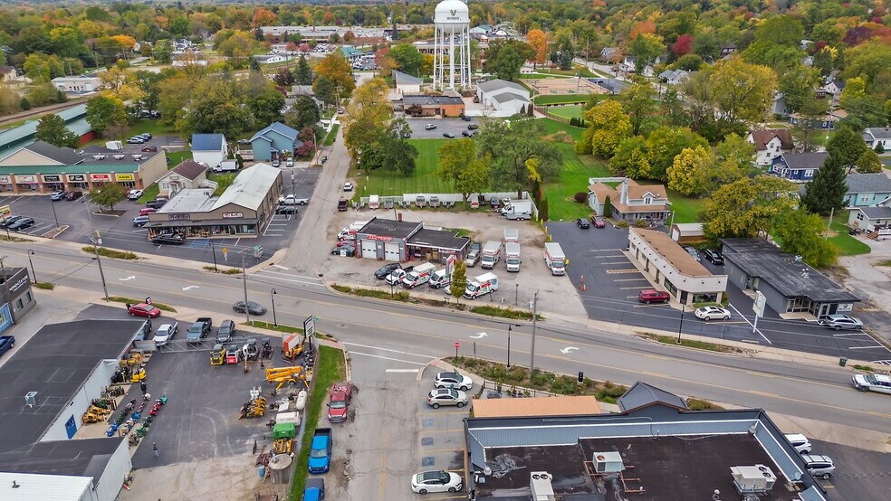 More Photos Of 1001-1003 Calumet Ave, Valparaiso Auto Repair For Sale