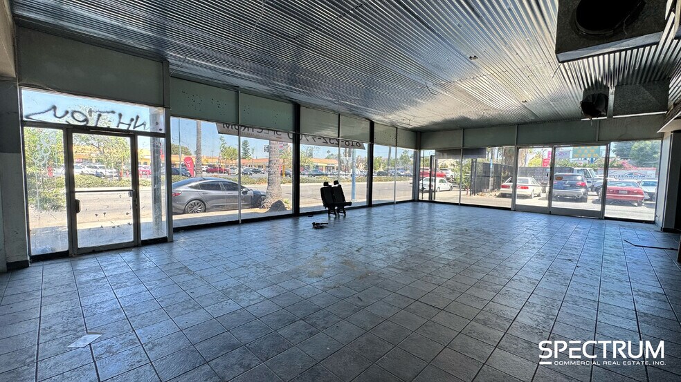 More Photos Of 21024 Sherman Way, Canoga Park Auto Repair For Lease