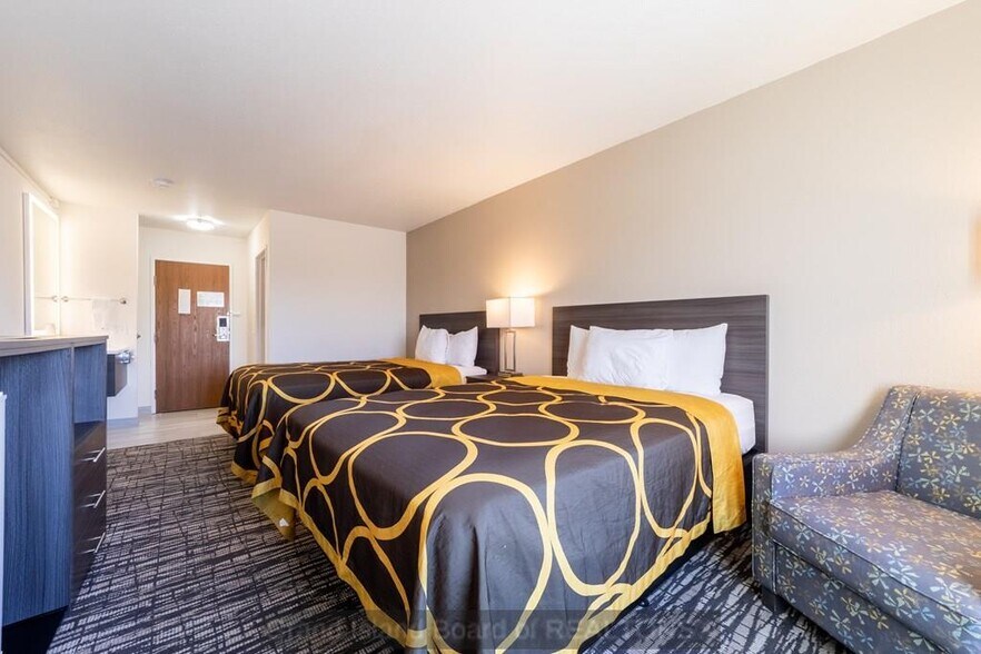 More Photos Of 3205 S Locust St, Grand Island Hotel For Sale