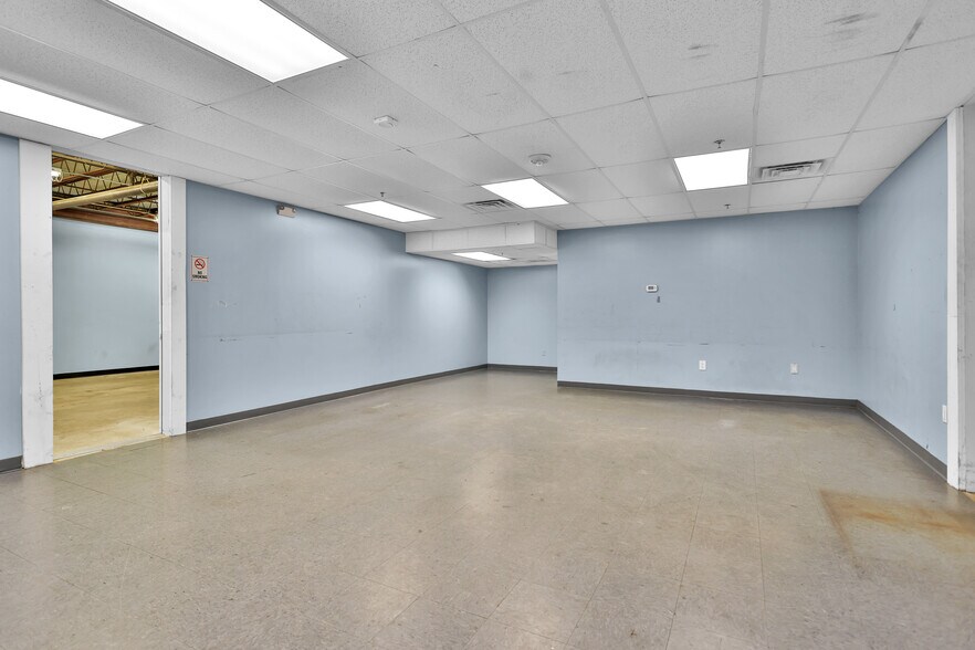 More Photos Of 1207 N Fm 3083 Rd, Conroe Distribution For Lease