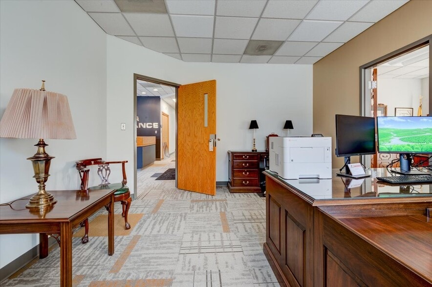 More Photos Of 100 W Antietam St, Hagerstown Office For Lease