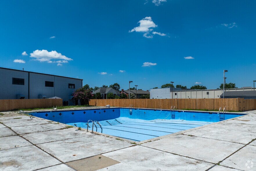 More Photos Of 46 Northtown Dr, Jackson Swimming Pool For Sale