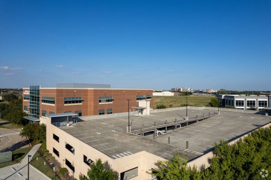 More Photos Of 7616 Branford Pl, Sugar Land Medical For Sale
