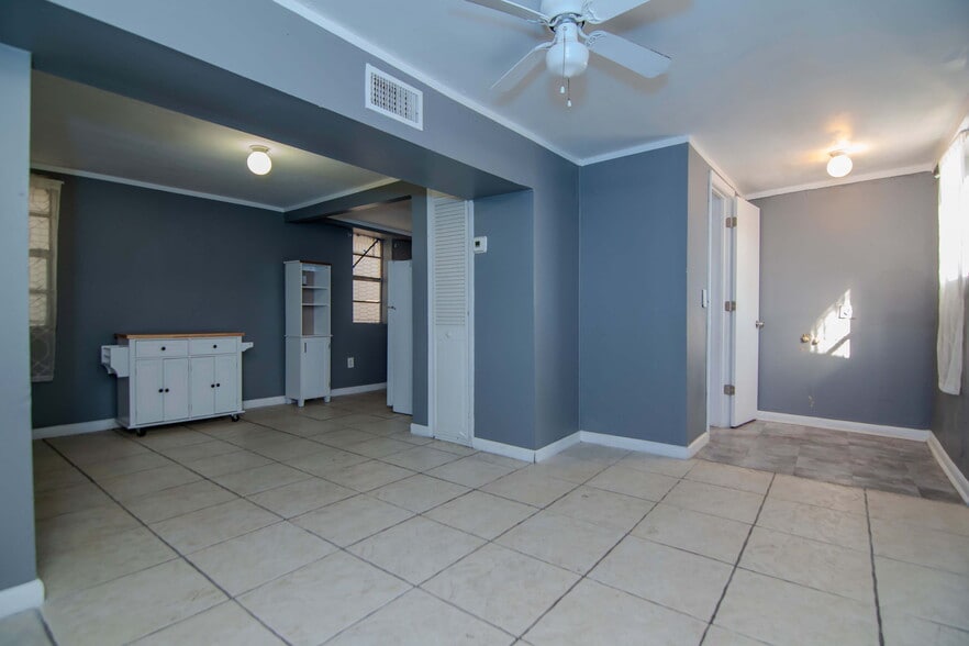 More Photos Of 308 E Waters Ave, Tampa Restaurant For Sale