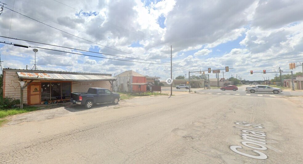More Photos Of 304 S Oak St, Pearsall Land For Sale