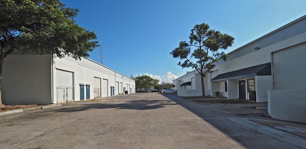 More Photos Of 1533-1717 SW 1st Way, Deerfield Beach Unknown For Lease