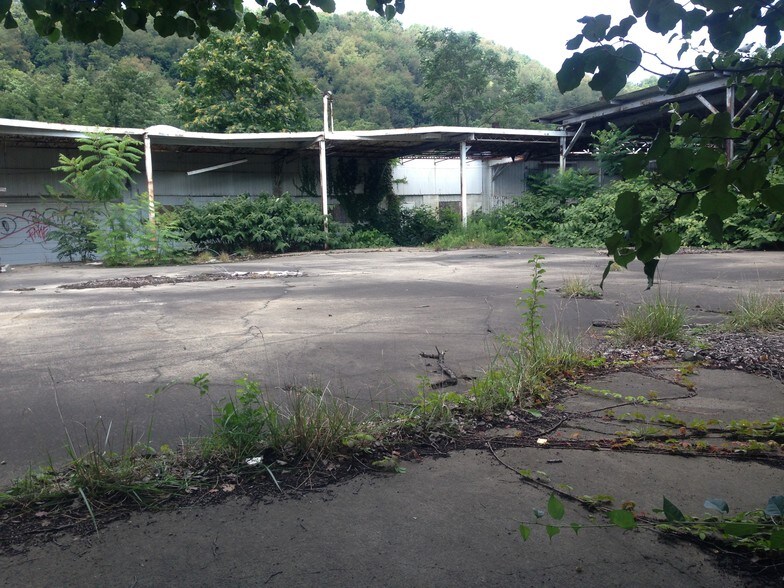 More Photos Of 101 Maple Ave, Johnstown Service For Sale