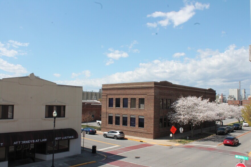 More Photos Of 201 W Market St, Kingsport Office For Sale