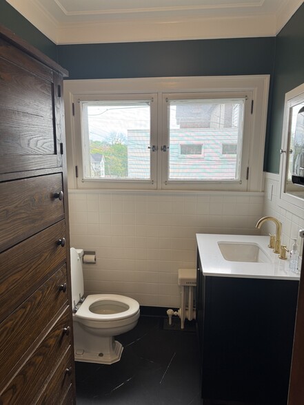 More Photos Of 229 S Maple Ave, Greensburg Office For Lease