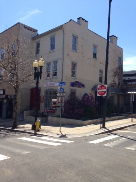 More Photos Of 1187 Broad St, Bridgeport Office For Lease