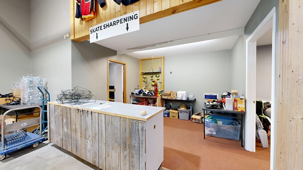 More Photos Of 4902 51 Av, Stettler Freestanding For Lease