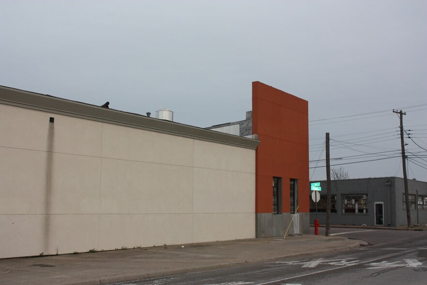 More Photos Of 1737 NW 5th St, Oklahoma City Warehouse For Lease