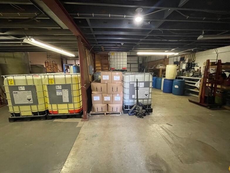 More Photos Of Lamy Drive & Lance Ln, Goffstown Warehouse For Lease