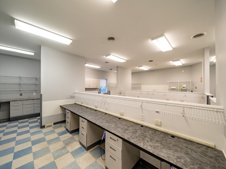 More Photos Of 35 Main St, Scottsville Office For Sale