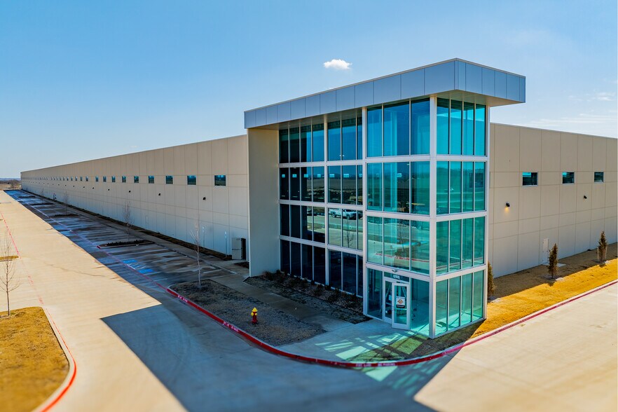 More Photos Of 6100 N Stemmens Fwy, Sanger Unknown For Lease