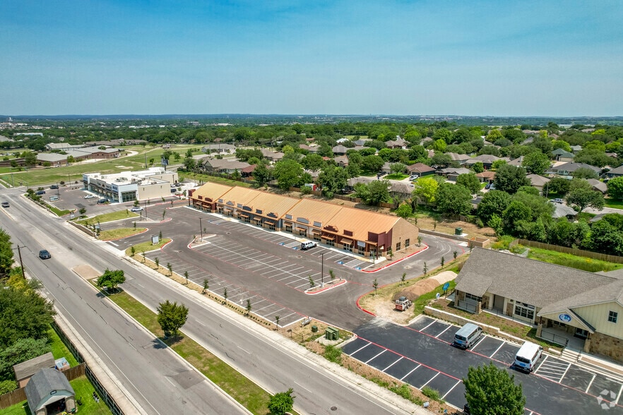 More Photos Of 2009 S Walnut Ave, New Braunfels Storefront For Lease