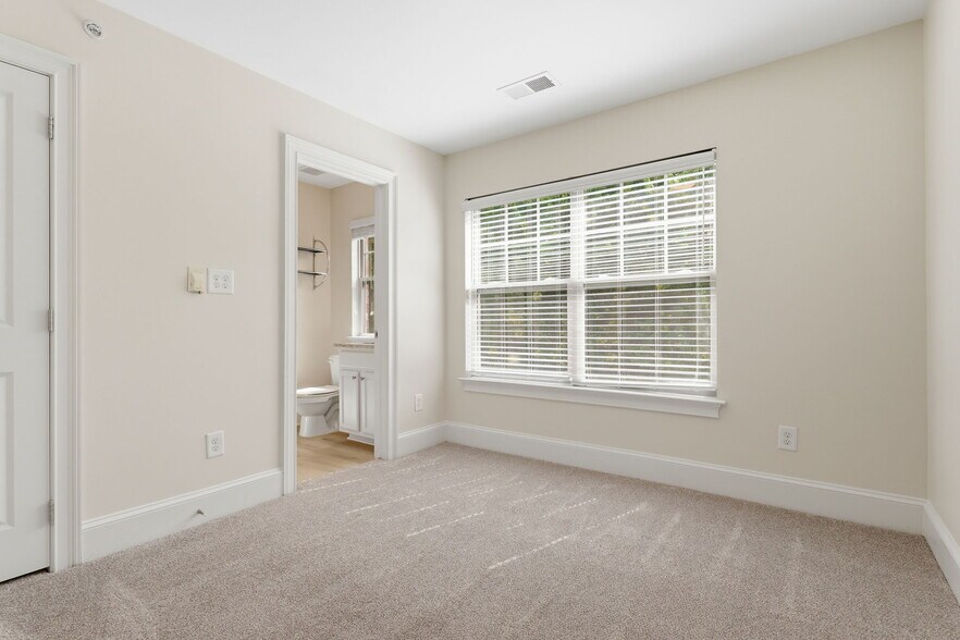 More Photos Of 5306-5320 Park Rd, Charlotte Apartments For Sale