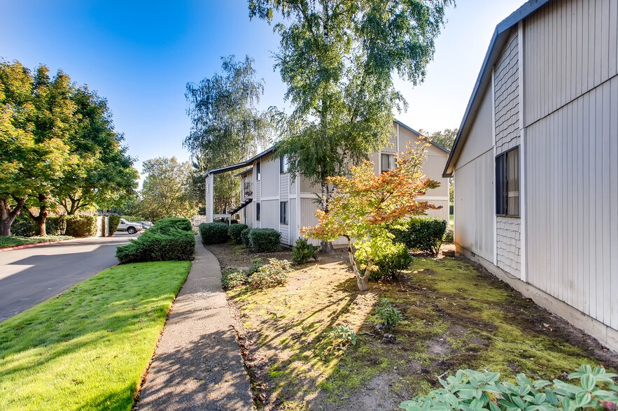 More Photos Of 10650 SW 121st Ave, Tigard Apartments For Sale