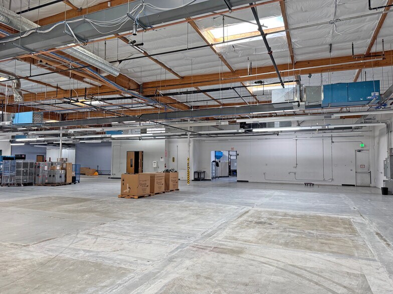 More Photos Of 424 Aviation Blvd, Santa Rosa Industrial For Sale