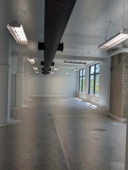 More Photos Of 2201-2209 N Dr. Martin Luther King Jr Dr, Milwaukee Loft Creative Space For Lease