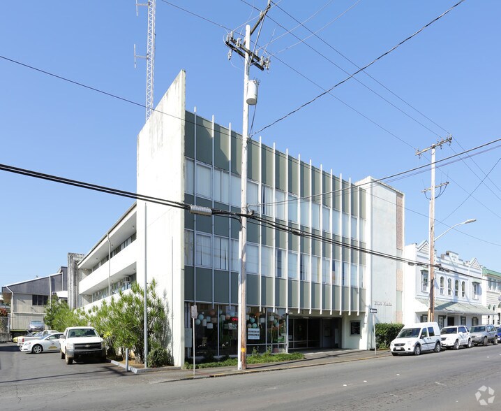 Primary Photo Of 180 Kinoole St, Hilo Medical For Lease