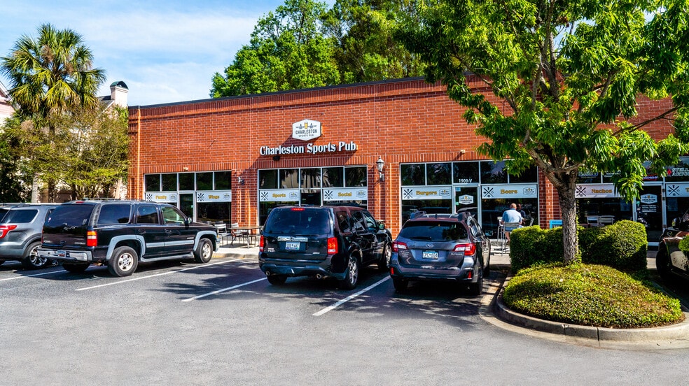 More Photos Of 1909 N Highway 17, Mount Pleasant Unknown For Lease