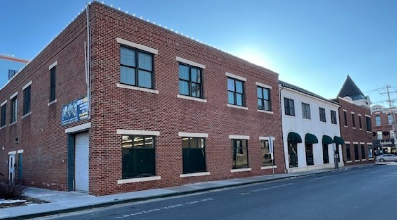 More Photos Of 124-128 E Main St, Newark Storefront Retail Office For Lease