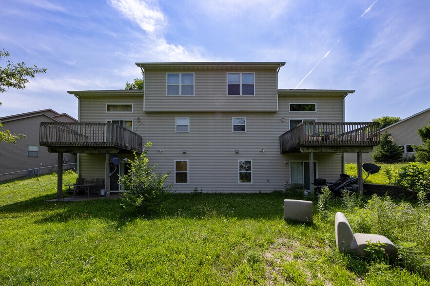 More Photos Of 2020 Stratford Ct, Coralville Multifamily For Sale