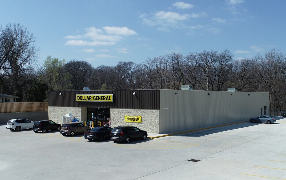 More Photos Of 8035 N Illinois St, Caseyville Storefront For Sale