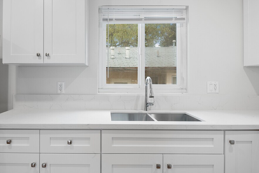 More Photos Of 240-260 E Providencia Ave, Burbank Apartments For Sale