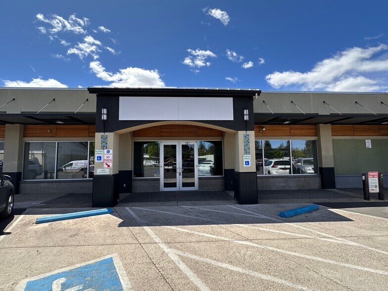 More Photos Of 725-759 NE Greenwood Ave, Bend Freestanding For Lease