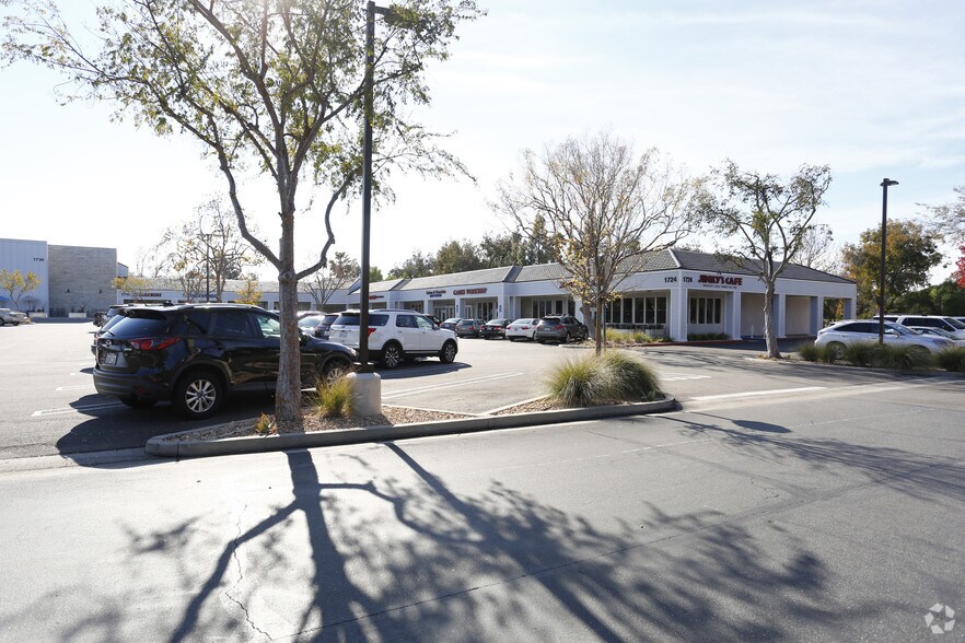 More Photos Of 1724-1772 Avenida De Los Arboles, Thousand Oaks Unknown For Lease