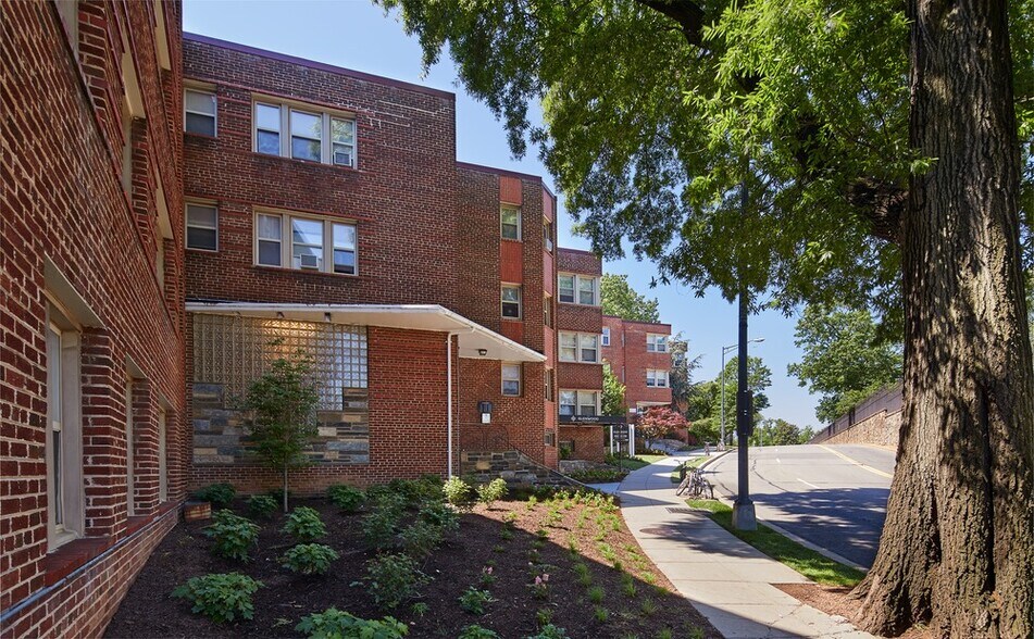 More Photos Of 2315-2321 Lincoln Rd NE, Washington Apartments For Sale