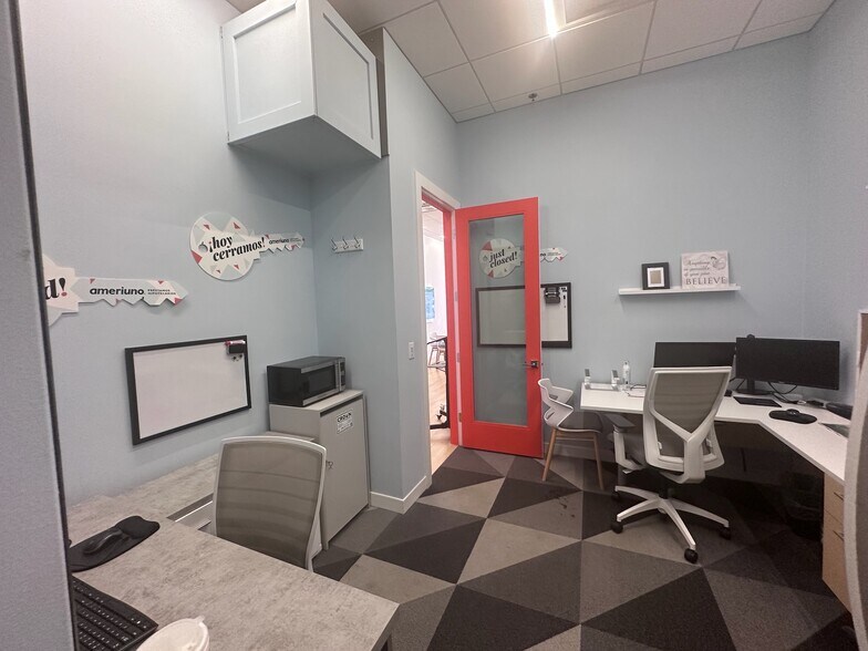 More Photos Of 3208-3250 N John Young Pky, Kissimmee General Retail For Lease
