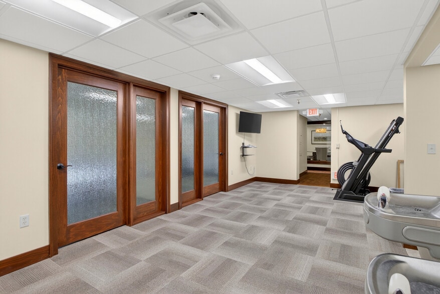 More Photos Of 750 Washington Rd, Mt Lebanon Apartments For Lease