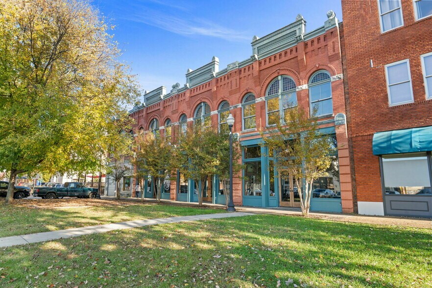 More Photos Of 8-12 Emory, Knoxville Office For Sale
