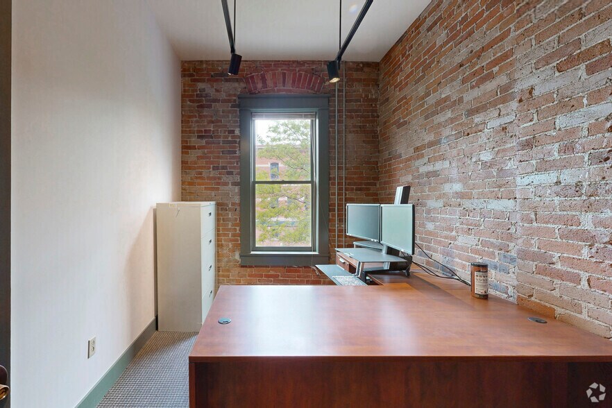 More Photos Of 1525 17th St, Denver Loft Creative Space For Lease