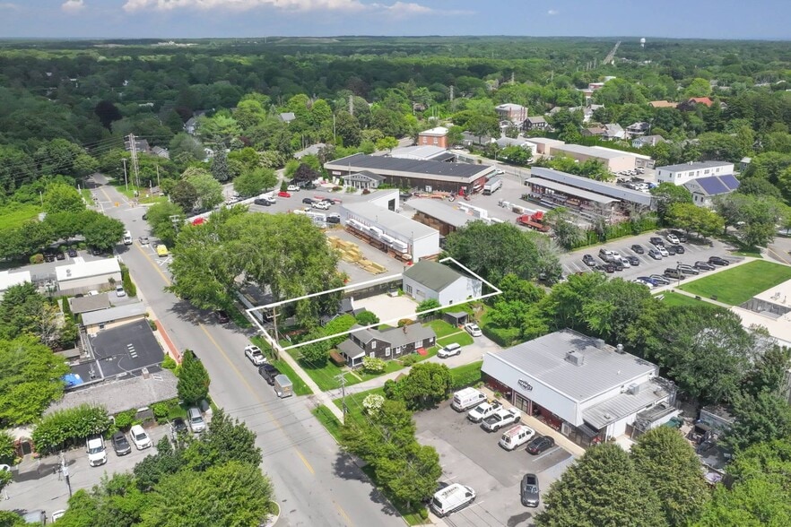 More Photos Of 30 Race Ln, East Hampton Office For Sale