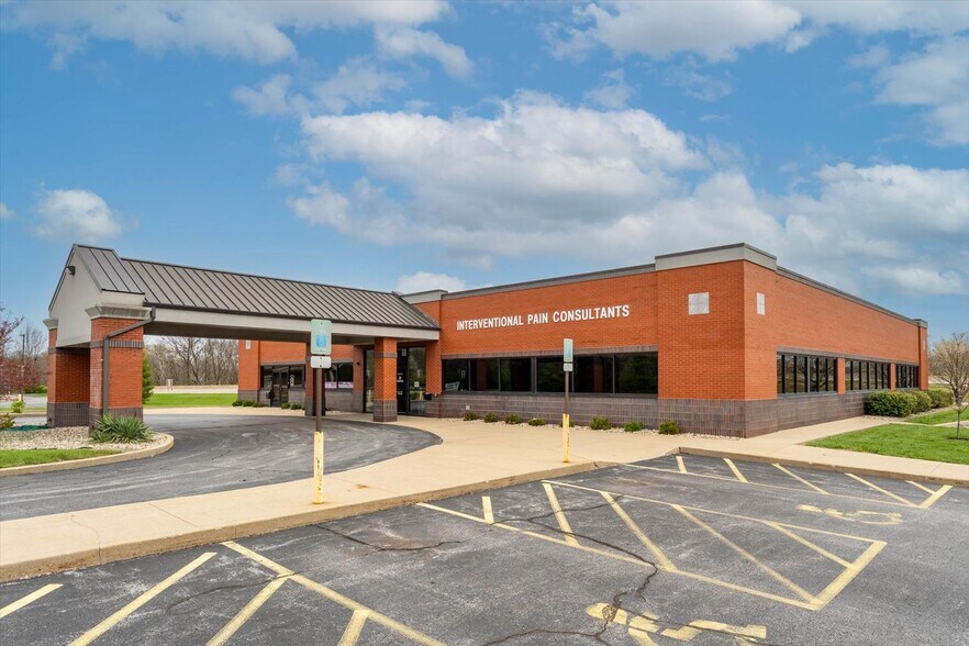 More Photos Of 3 Professional Dr, Alton Medical For Sale