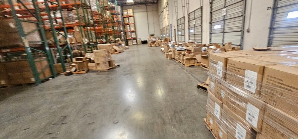 More Photos Of 27040 San Bernardino Ave, Redlands Distribution For Lease