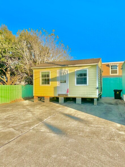 More Photos Of 927 27th St, San Leon Manufactured Housing Mobile Home Park For Sale
