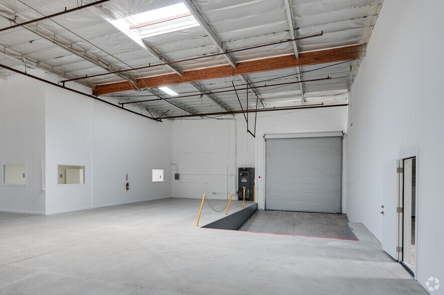 More Photos Of 1170-1172 N Armando St, Anaheim Warehouse For Lease