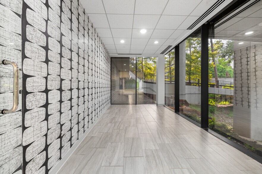 More Photos Of 17 S Briar Hollow Ln, Houston Office Residential For Lease