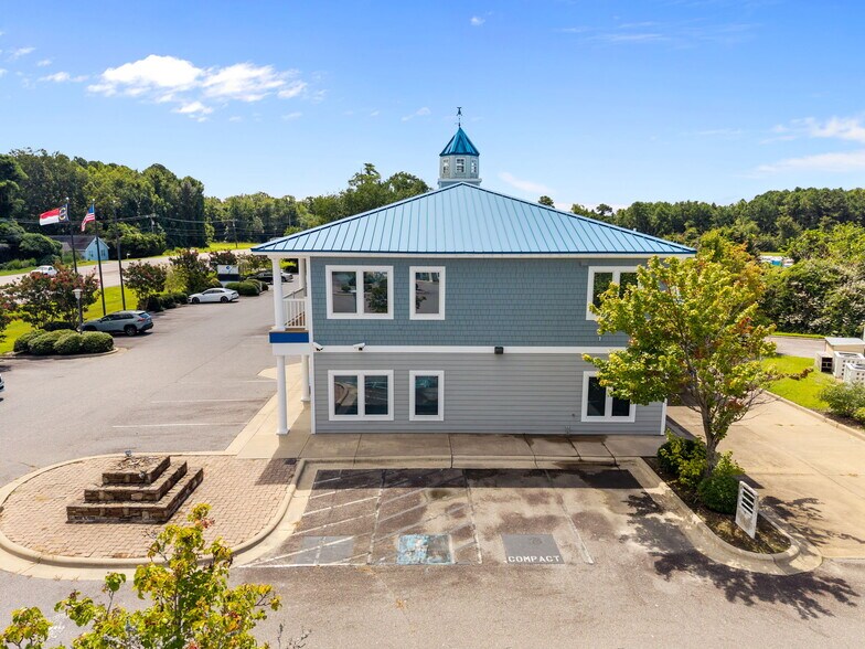 More Photos Of 8468 Caratoke Hwy, Powells Point Bank For Lease